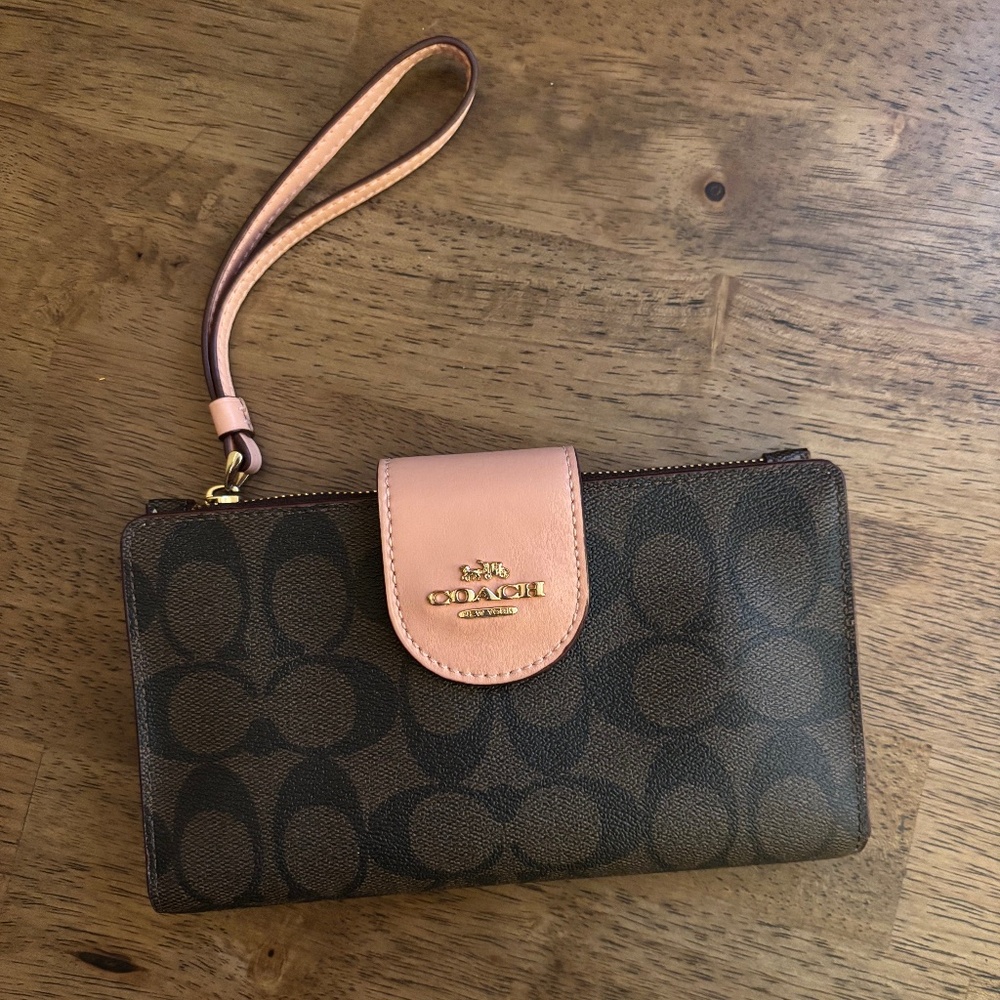 COACH Folding Wristlet Wallet